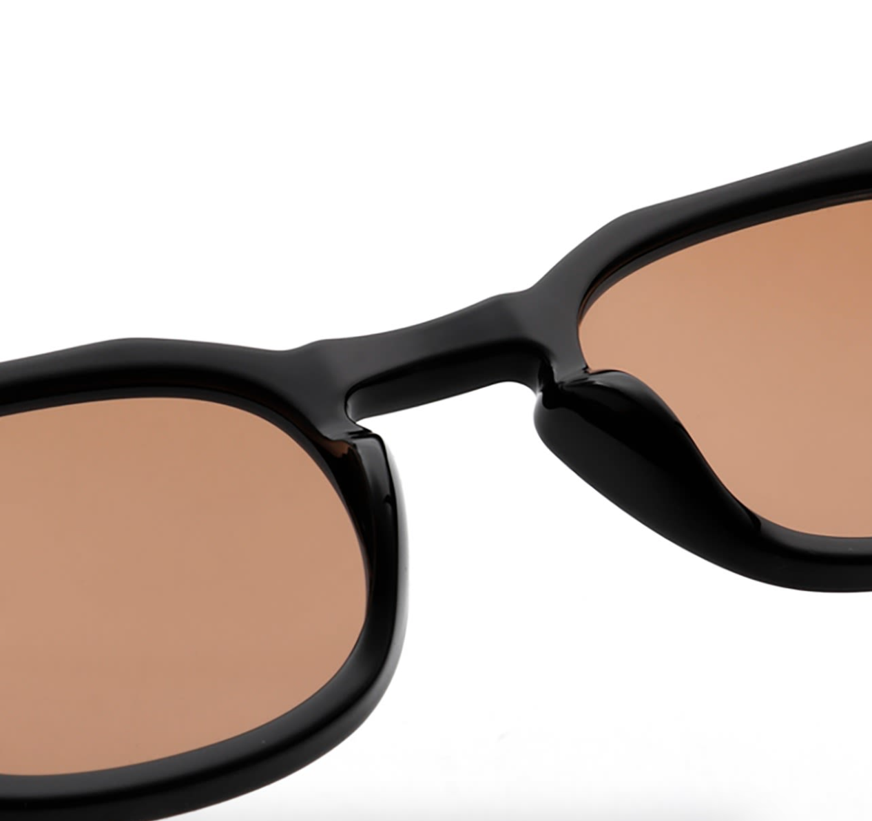 Durable polycarbonate lenses on Zan Black sunglasses by A. Kjærbede.